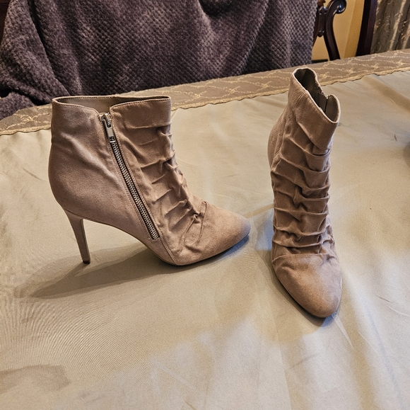 High heel - Picture 2 of 2